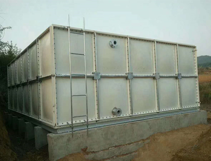 玻璃鋼水箱c.jpg 玻璃鋼水箱c.jpg